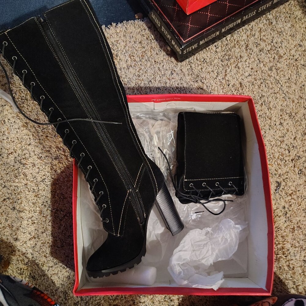Heeled boots